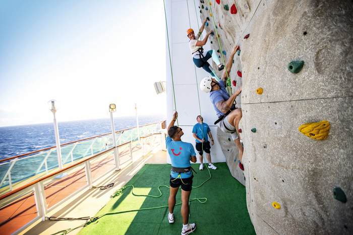 Marella Cruises Marella Discovery The Wall ©Dean Alexander.jpg